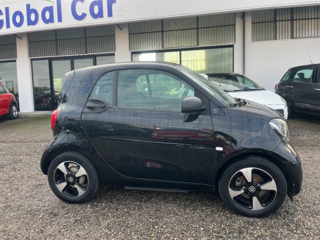 smart forTwo EQ Passion - foto 3 di 4