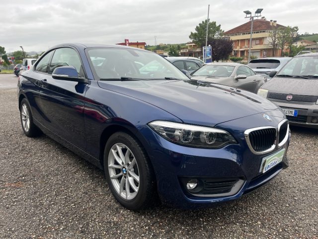 BMW 218 i Coupé Advantage - foto 3 di 4