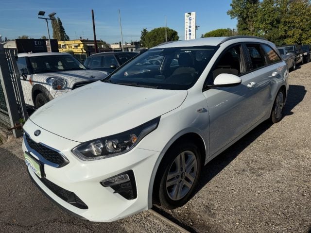 Kia cee'd 1.6 CRDi 115 CV SW Business Class - foto 3 di 4