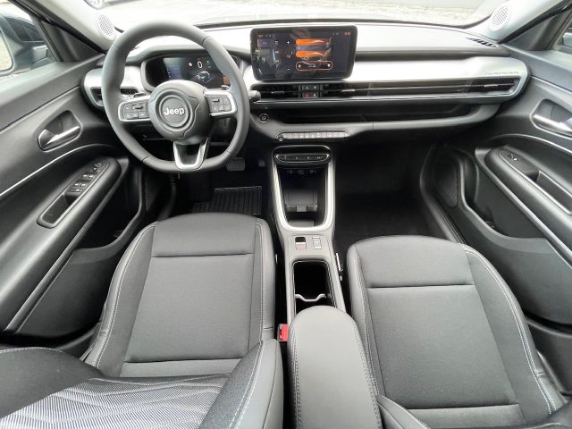 Jeep Avenger 1.2 Turbo 110 CV MHEV Altitude, del 2025, 10 km, in vendita a Mirano (VE)