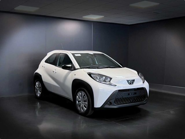 Toyota Aygo X 1.0 VVT-i 72 CV 5 porte Active #Vari.Colori - foto 3 di 4