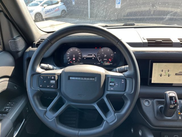 Land Rover Defender 110 3.0D I6 200 CV AWD Auto X Dynamic SE, del 2024, 19.900 km, in vendita a Mirano (VE)