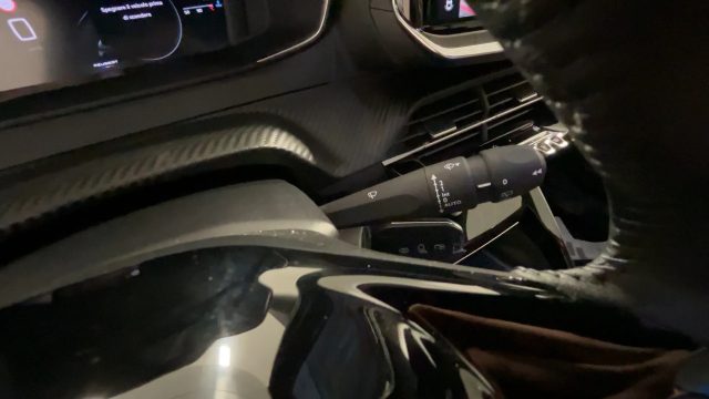 Peugeot 2008 PureTech 100 S&S Allure #Km0, del 2024, 10 km, in vendita a Mirano (VE)