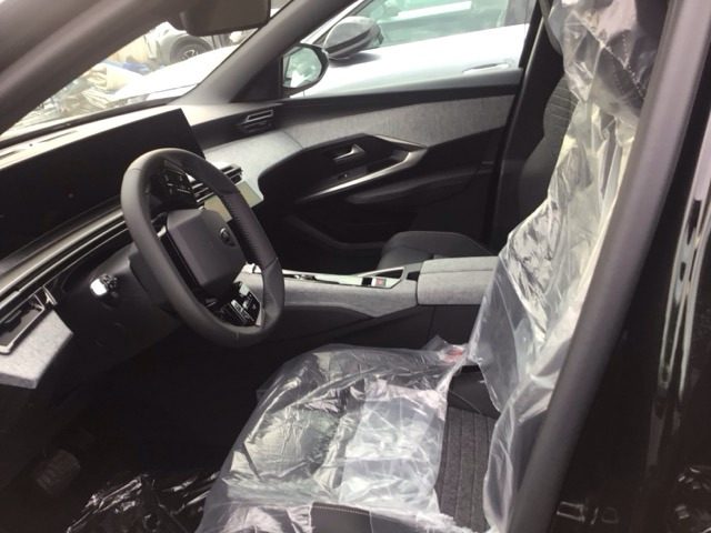 Peugeot 3008 Hybrid 145 e-DCS6 Allure - foto 3 di 4