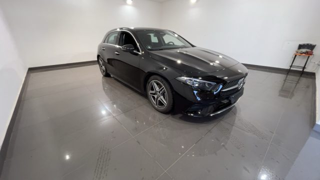 Mercedes-Benz A 200 d Autom AMG Advanced Plus#Luci.Ambien#Vari.Colori - foto 3 di 4