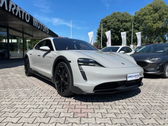 Porsche Taycan 4 Cross Turismo - foto 3 di 4
