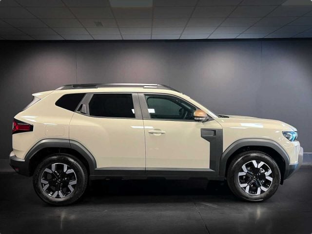 Dacia Duster Tce 130 CV MHEV 4x4 Extreme - foto 4 di 4