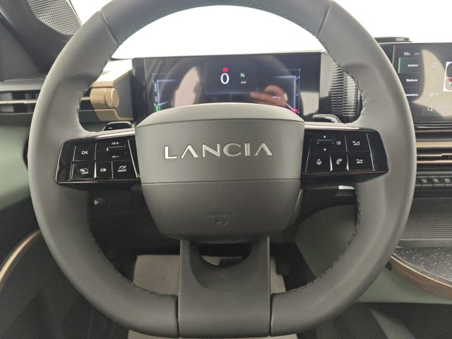 Lancia Ypsilon Hybrid e-DCT, del 2025, 10 km, in vendita a Mirano (VE)