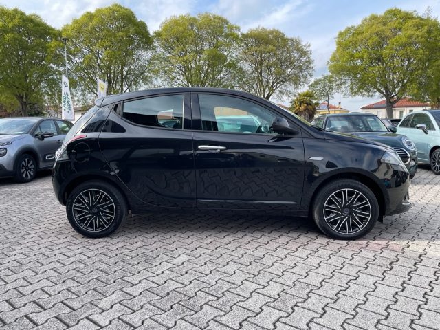 Lancia Ypsilon 1.0 FireFly S&S Hybrid Platino - foto 4 di 4