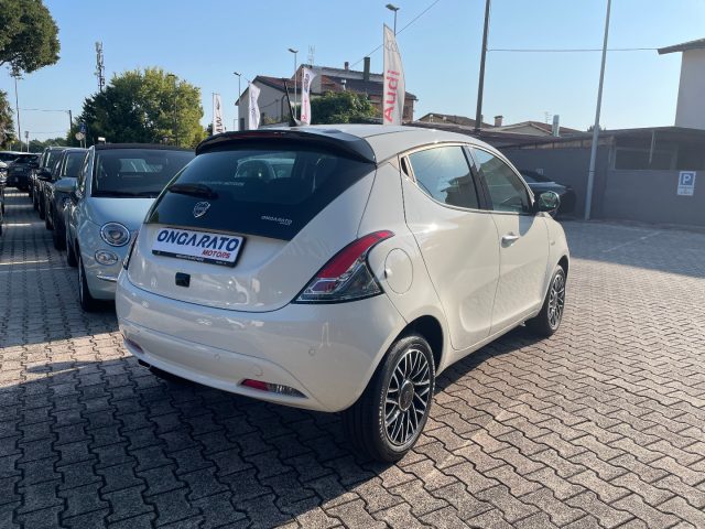 Lancia Ypsilon 1.0 FireFly 5 porte Hybrid Platino usato a MIRANO