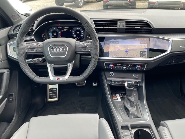 Audi Q3 35 SPB TDI S-Tronic Identity Black LIST. ?65.480 km 0 a MIRANO