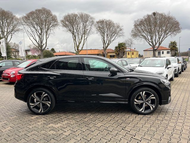 Audi Q3 35 SPB TDI S-Tronic Identity Black LIST. ?65.480 - foto 4 di 4