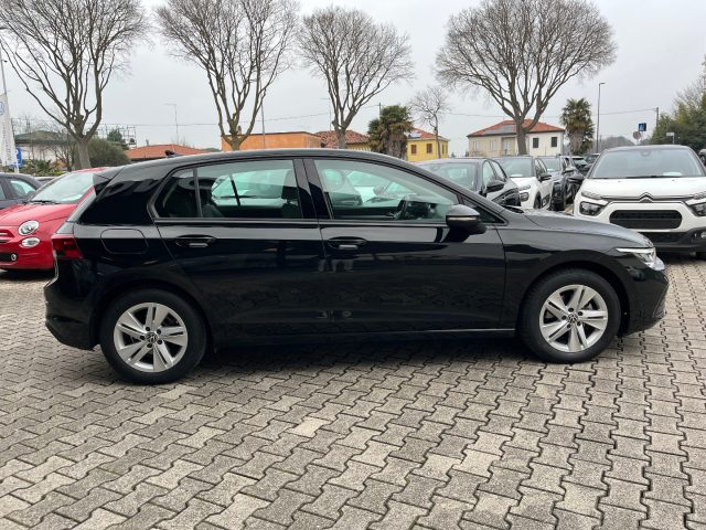 Volkswagen Golf 1.0 eTSI EVO DSG Life #LuciAmbient - foto 4 di 4