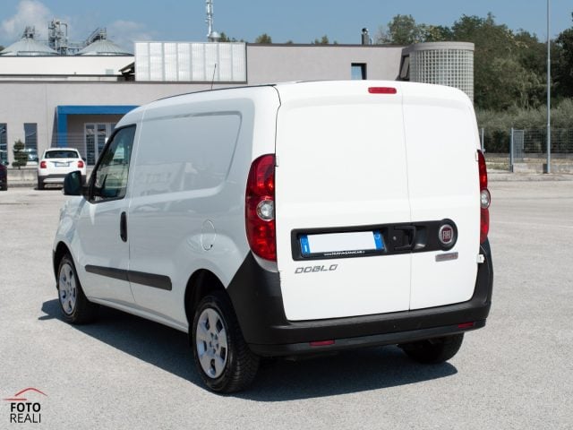 Fiat Doblo 1.3 MJT 95 CV S&S PC-TN CARGO LOUNGE - foto 4 di 4