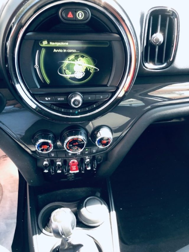 MINI Countryman 2.0 Cooper D Business Countryman, del 2017, 145.000 km, in vendita a Isernia (IS)