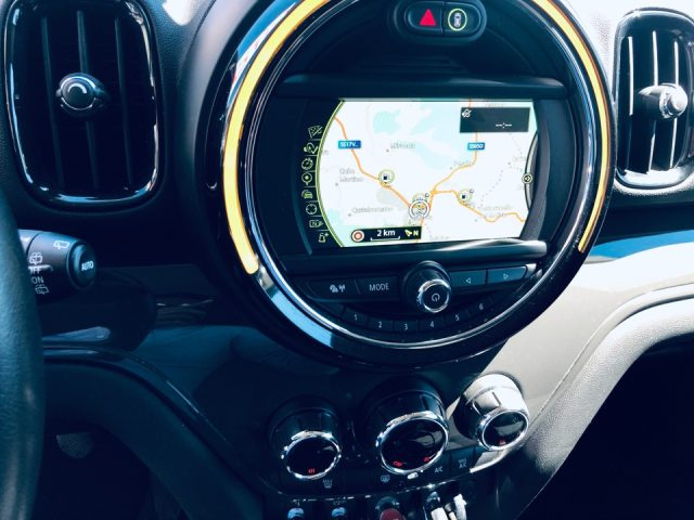 MINI Countryman 2.0 Cooper D Business Countryman, del 2017, 145.000 km, in vendita a Isernia (IS)