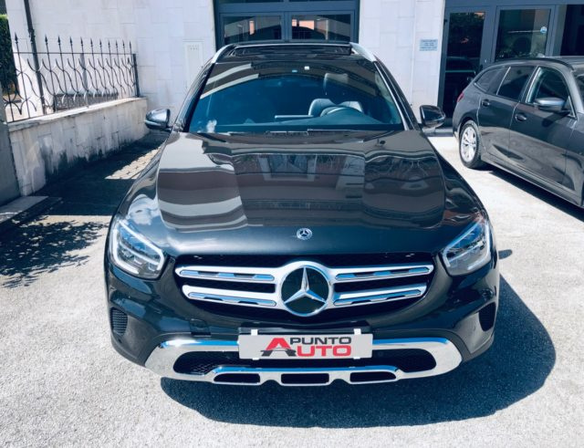 Mercedes-Benz GLC 220 d 4Matic SPORT TETTO-PEDANE- TELECAM, del 2020, 59.990 km, in vendita a Isernia (IS)