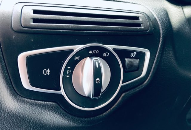 Mercedes-Benz GLC 220 d 4Matic SPORT TETTO-PEDANE- TELECAM, del 2020, 59.990 km, in vendita a Isernia (IS)