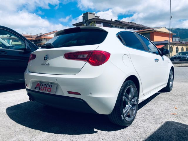 Alfa Romeo Giulietta 1.6 JTDm-2 105 CV Distinctive tetto - pelle - foto 4 di 4