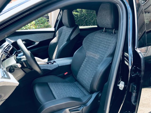 Peugeot 3008 Hybrid 145 e-DCS6 Allure - foto 4 di 4
