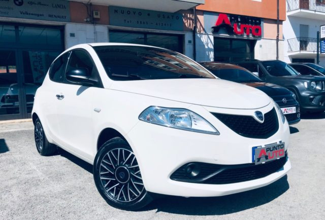 Lancia Ypsilon 1.0 FireFly 5 porte S&S Hybrid Ecochic Gold usato a ISERNIA