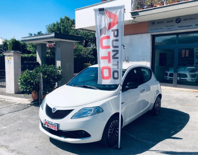 Lancia Ypsilon 1.0 FireFly 5 porte S&S Hybrid Ecochic Gold - foto 2 di 4