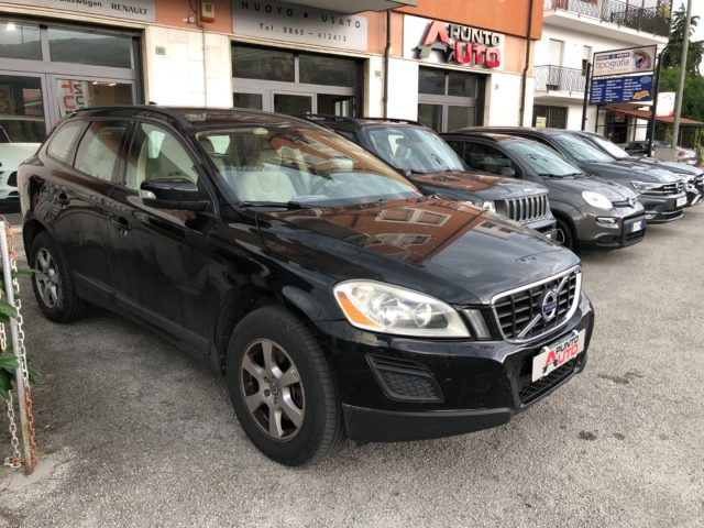 Volvo XC60 D3 AWD Kinetic - foto 3 di 4