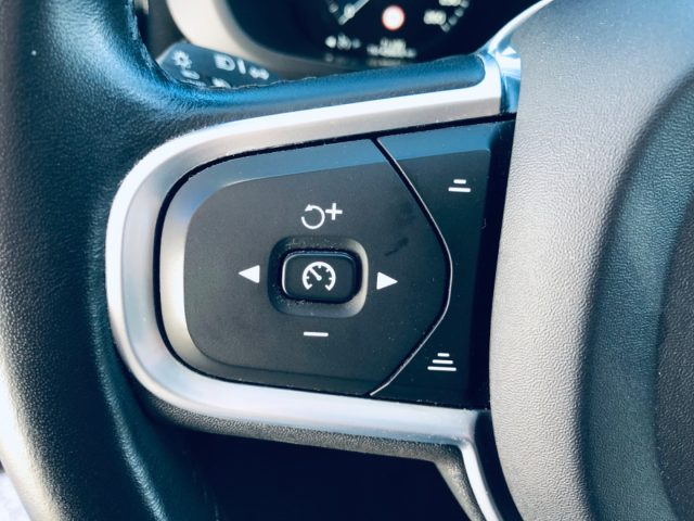 Volvo XC60 B4 (d) AWD Geartronic momentum pro 80milakm teleca usato a ISERNIA