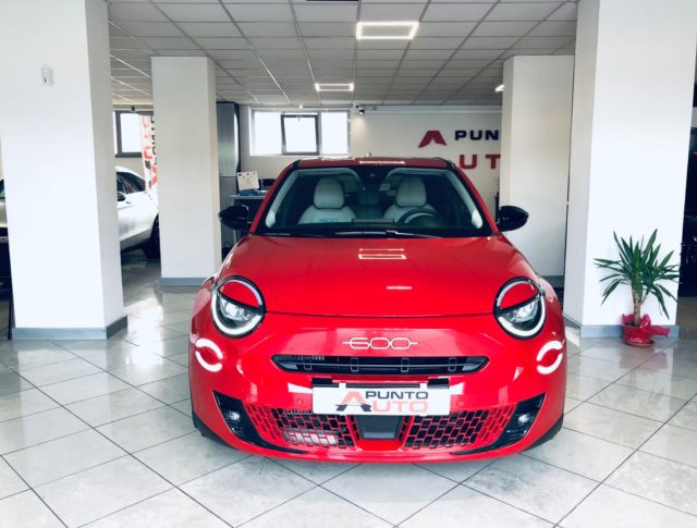 Fiat 600 Hybrid 100 CV DCT MHEV La Prima usato a ISERNIA