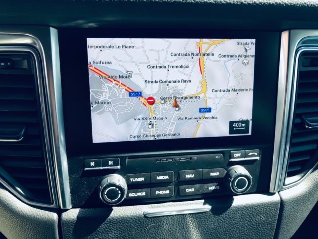 Porsche Macan 2.0 turbo 252 cv BIANCA- NUOVISSIMA, del 2018, 95.000 km, in vendita a Isernia (IS)