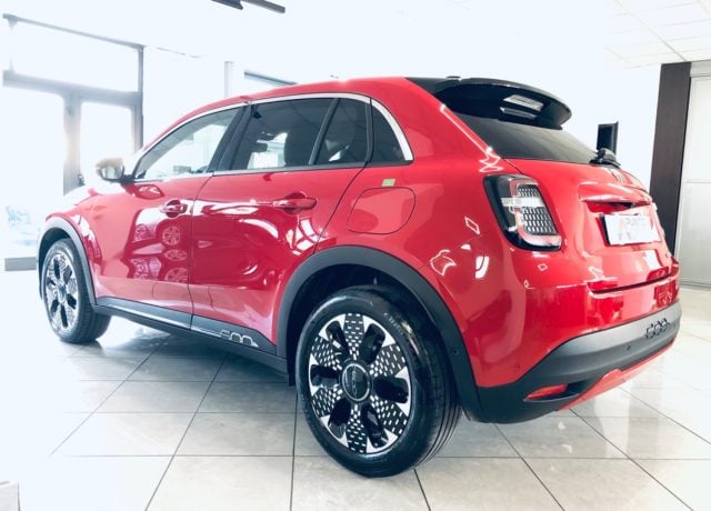 Fiat 600 Hybrid 100 CV DCT MHEV La Prima, del 2025, 18.000 km, in vendita a Isernia (IS)