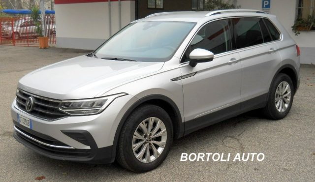 Volkswagen Tiguan 2.0 TDI 53.000 KM SCR DSG LIFE AUTOMATICA usato a MIRANDOLA