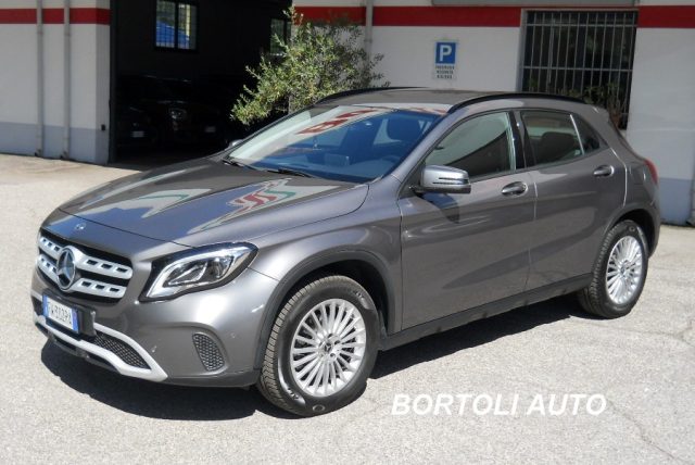 Mercedes-Benz GLA 200 d 98.000 KM AUTOMATICA BUSINESS usato a MIRANDOLA
