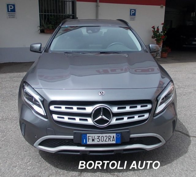 Mercedes-Benz GLA 200 d 98.000 KM AUTOMATICA BUSINESS - foto 2 di 4