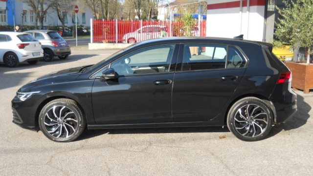 Volkswagen Golf 1.0 eTSI 14.000 KM EVO DSG LIFE AUTOMATICA - foto 3 di 4