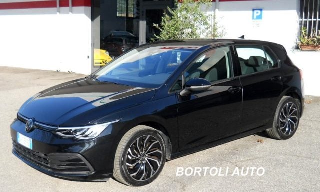 Volkswagen Golf 1.0 eTSI 14.000 KM EVO DSG LIFE AUTOMATICA usato a MIRANDOLA