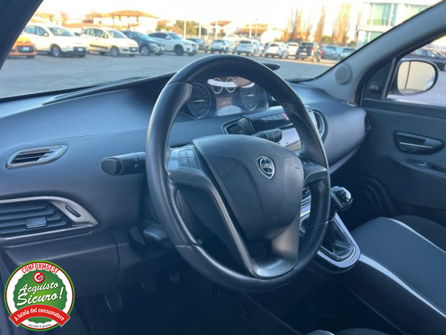 Lancia Ypsilon 1.3 MJT 16V 95 CV 5 porte S&S Gold, del 2015, 99.000 km, in vendita a Agliana (PT)