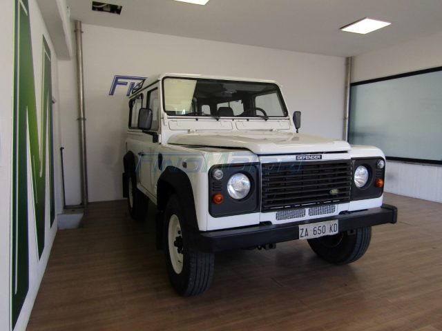 Land Rover Defender 90 2.5 Td5 6 POSTI - foto 3 di 4