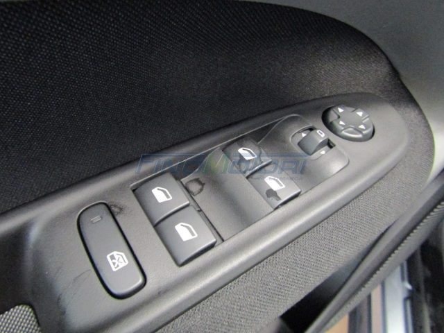 Jeep Avenger 1.2 Turbo 110 CV E-HYBRID usato a FINO MORNASCO
