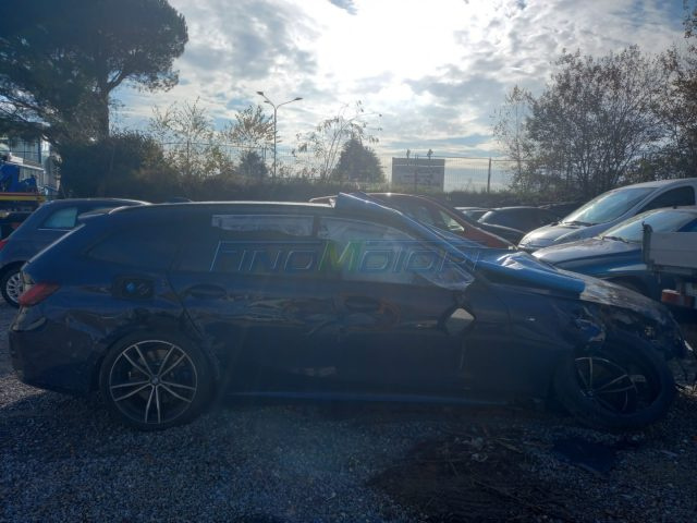 BMW 320 d 48V xDrive Touring Msport - foto 3 di 4