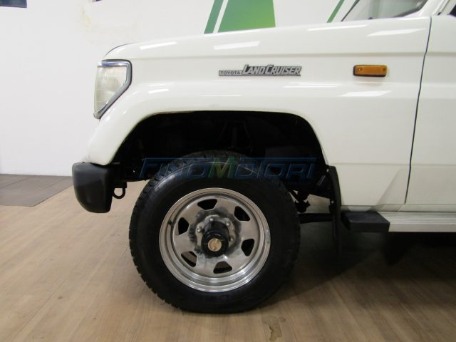 Toyota Land Cruiser II 2.4 turbodiesel SW LJ70 LX 4WD - foto 3 di 4