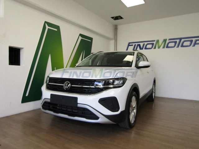 Volkswagen T-Cross 1.0 TSI 115 CV Life, del 2025, 9.700 km, in vendita a Fino Mornasco (CO)
