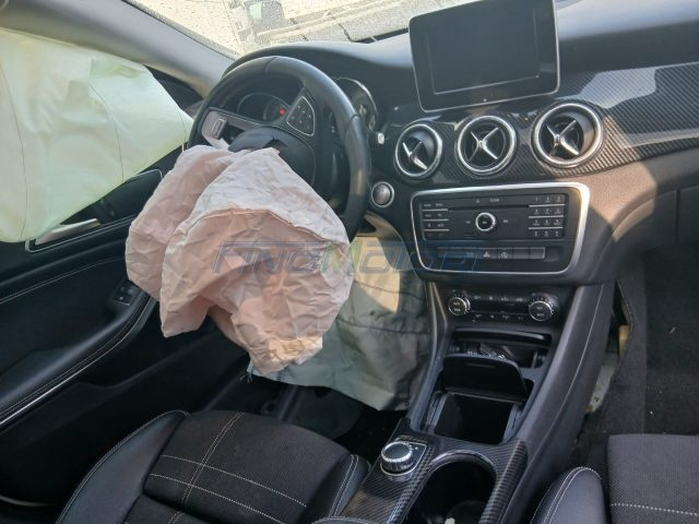 Mercedes-Benz CLA 200 d S.W. Automatic - foto 4 di 4