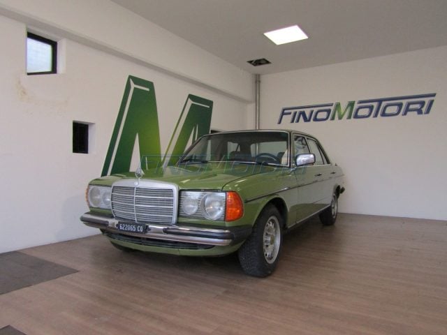 Mercedes-Benz 200 2.0 109 CV BERLINA, del 1980, 103.000 km, in vendita a Fino Mornasco (CO)