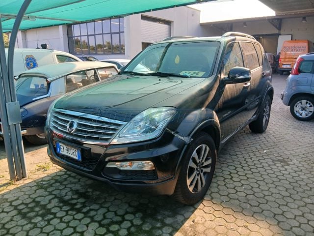 SsangYong Rexton W 2.0 Xdi 4WD 7 POSTI, del 2015, 230.000 km, in vendita a Fino Mornasco (CO)