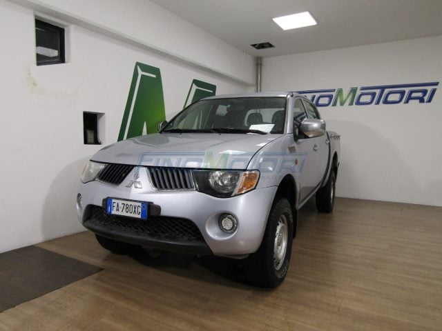 Mitsubishi L200 2.5 DI-D 136CV Double Cab, del 2009, 224.000 km, in vendita a Fino Mornasco (CO)
