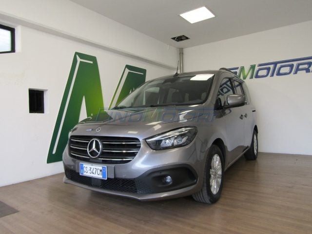 Mercedes-Benz T 180 d Premium Long 7 POSTI AUTOMATICO, del 2024, 75.600 km, in vendita a Fino Mornasco (CO)