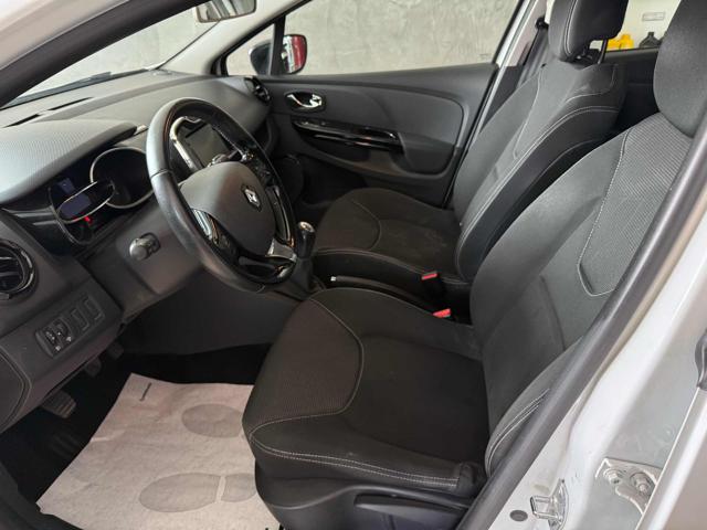 Renault Clio 1.2 75CV 5 porte Live - foto 4 di 4