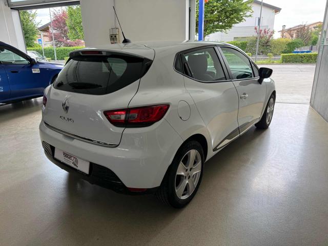 Renault Clio 1.2 75CV 5 porte Live - foto 3 di 4