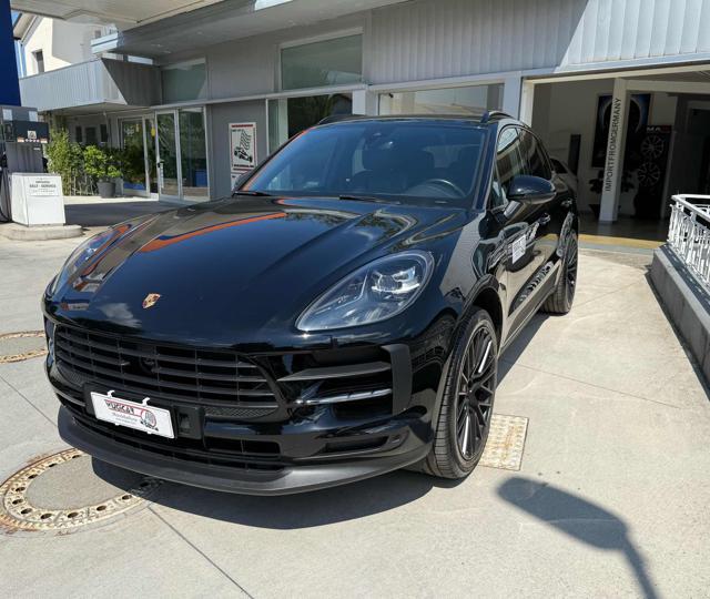 Porsche Macan 2.0 Benzina - foto 2 di 4